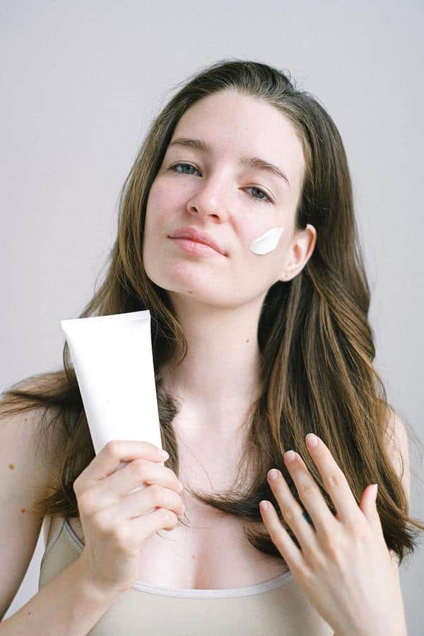 Do you have dry skin? Make sure you’re using the right cosmetics!