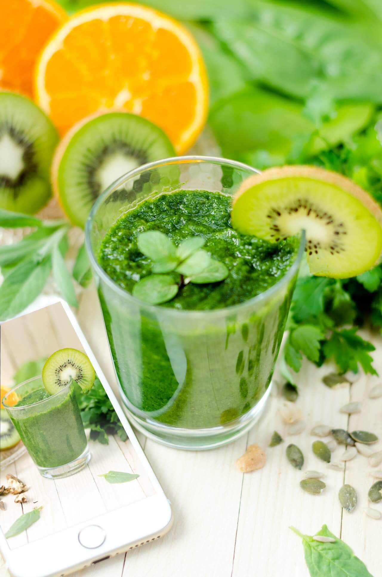 Do you want to lose some weight? Or maybe cleanse your body for spring? Check out these green smoothie recipes!