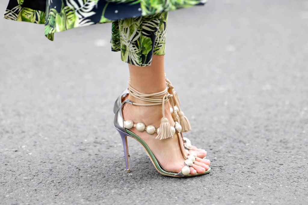 Sandals – what to wear with them?